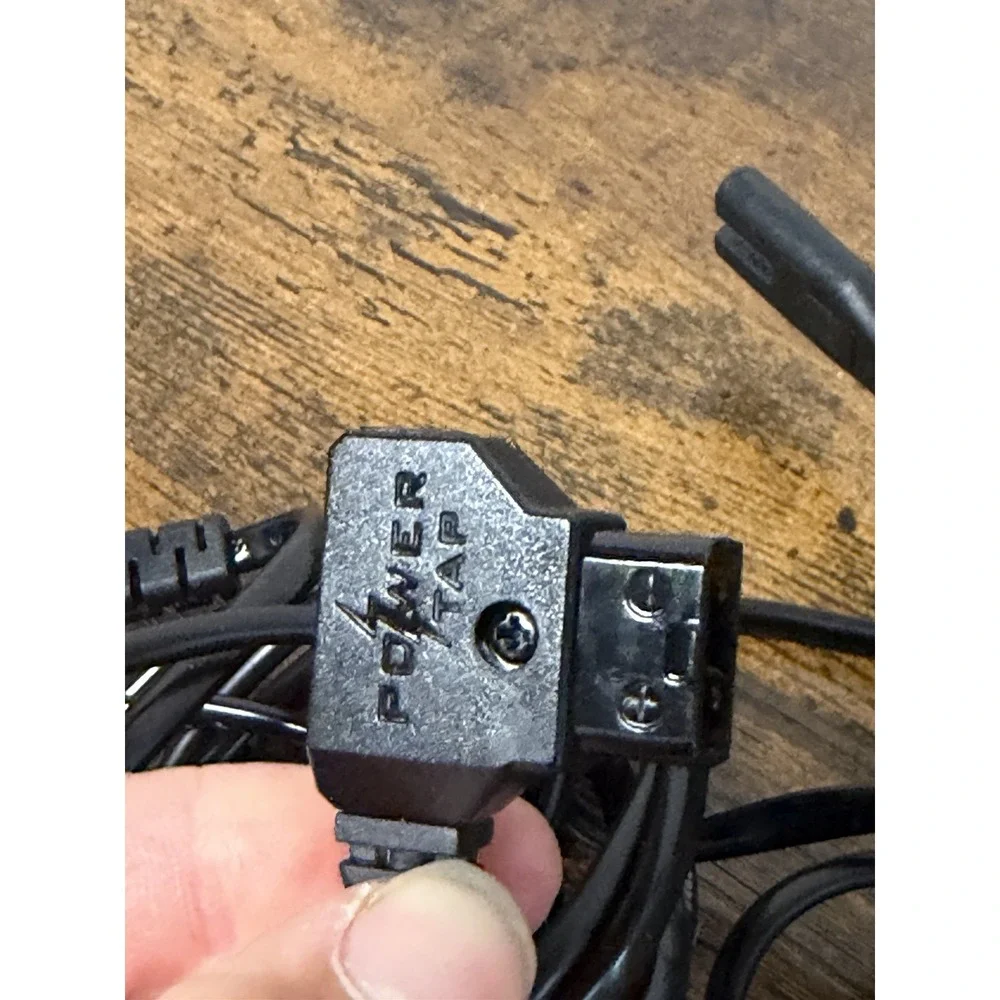 LBC-1C Portable D-Tap V-Mount Battery Charger DC 16.8V by Reytric